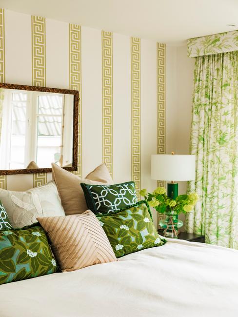 camera da letto righe decorative su parete