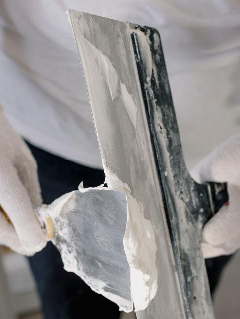 applicazione stucco su pareti