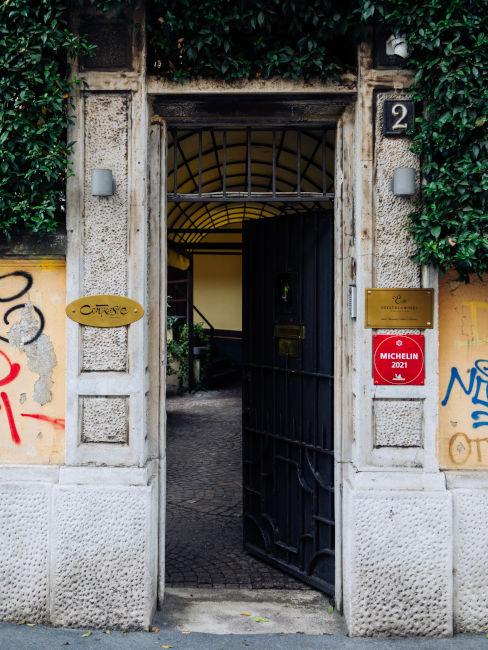 Ingresso ristorante Contraste