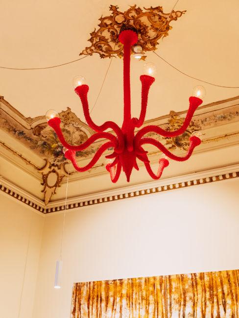 Lampadario chandelier rosso eccentrico