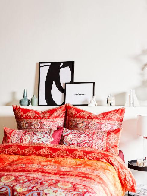 Copriletto etnico rosso