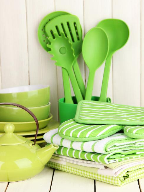Utensili da cucina verdi