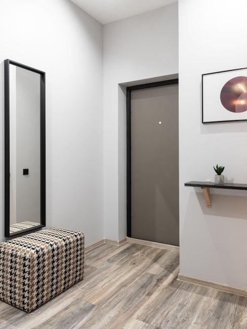 Ingresso bianco con specchio