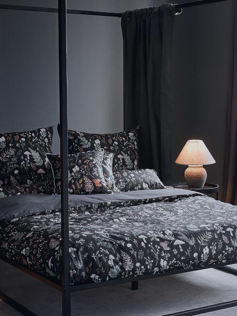 Camera da letto nera