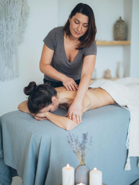 Massaggiatrice alla spa