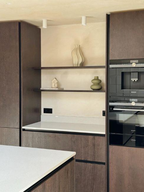 cucina marrone moderna