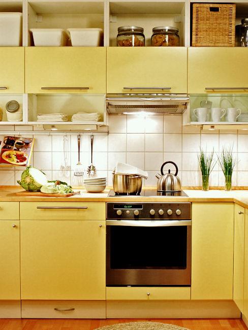 Cucina gialla classica