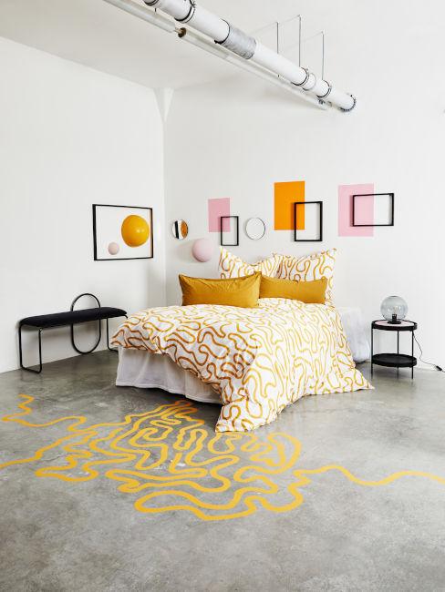 Camera da letto moderna grigia e gialla
