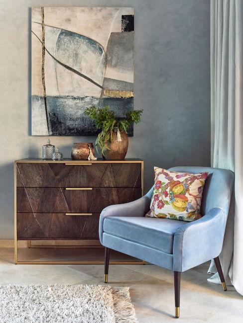 Poltroncina in velluto celeste