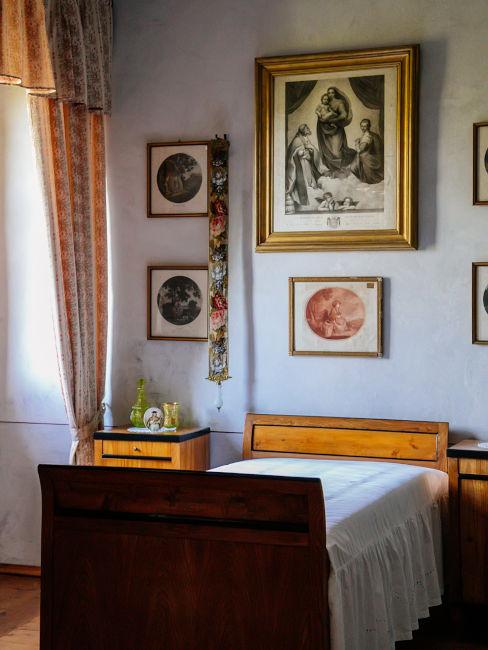 Camera da letto rustica