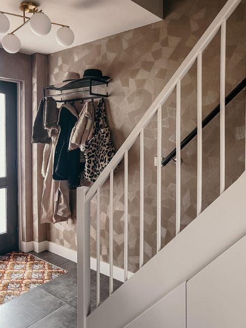 carta da parati su parete delle scale