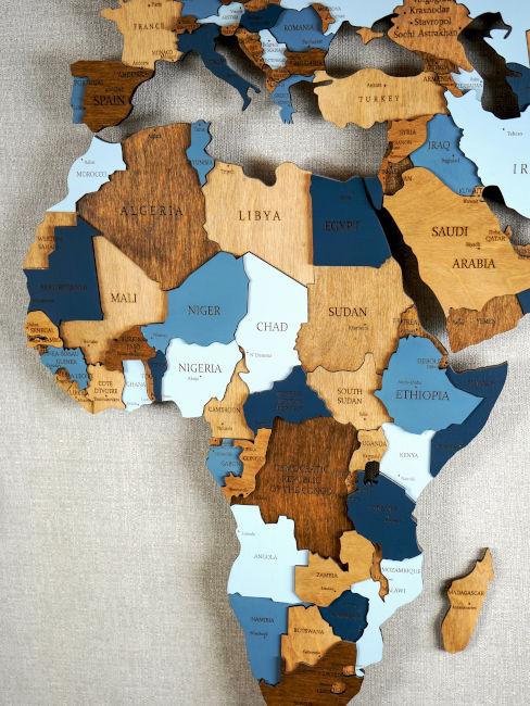 Mappamondo in legno da parete