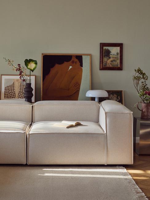 idee per decorare la parete dietro il divano