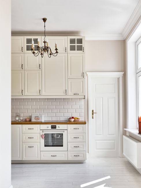 Cucina bianca stile country