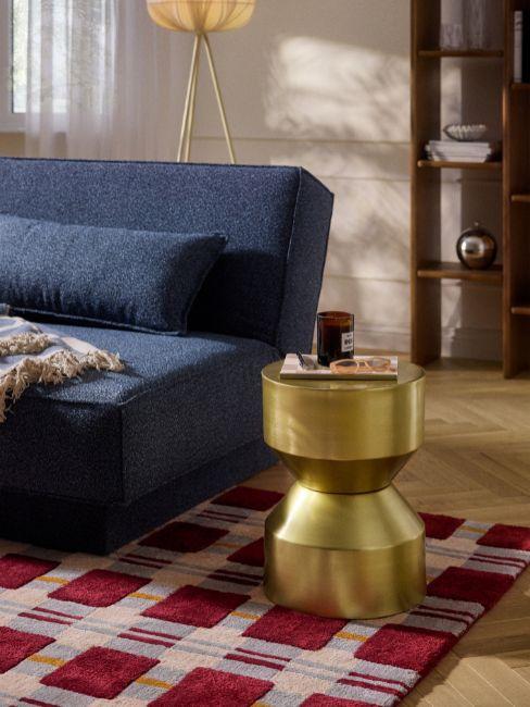 tavolino in ottone in soggiorno