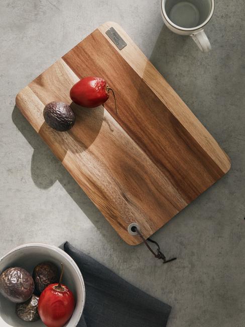 come pulire un tagliere in legno (4)