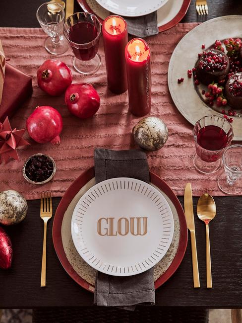 tavola di natale rossa e oro