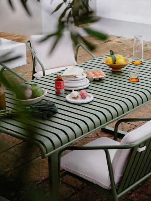 set tavolo e sedie verdi per giardino (2)