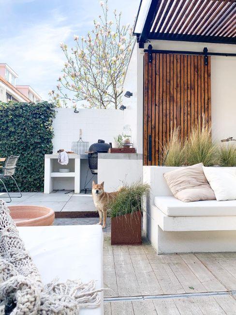 giardino con area barbecue