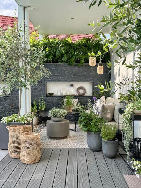 piccolo giardino da sogno con tanto verde