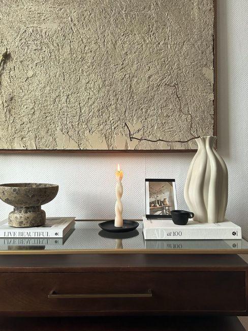 quadro moderno in soggiorno