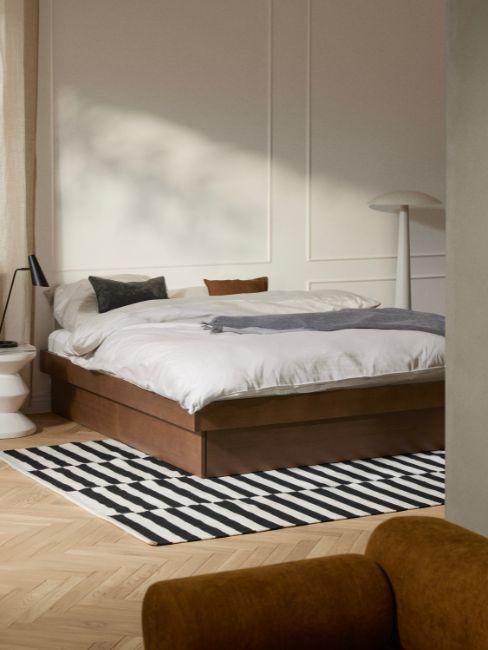 letto sommier in legno scuro letto sommier in legno scuro