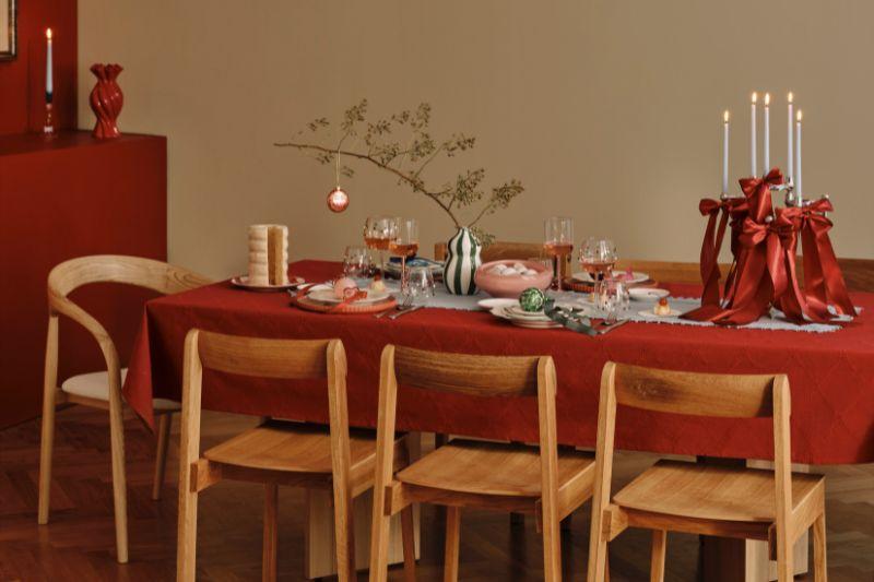 tavola di natale 2025 stile bold