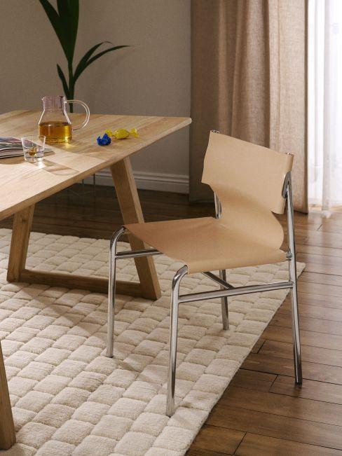 sedia in pelle e metallo