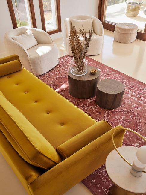 Antieke meubels header Antieke ladekast met moderne Vitra stoel ernaast