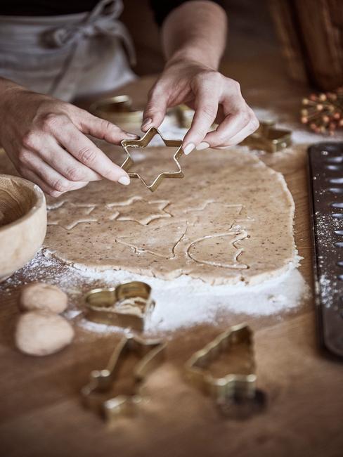 Keukentips kerstkoekjes Kerstkoekjes zelf maken uit deeg