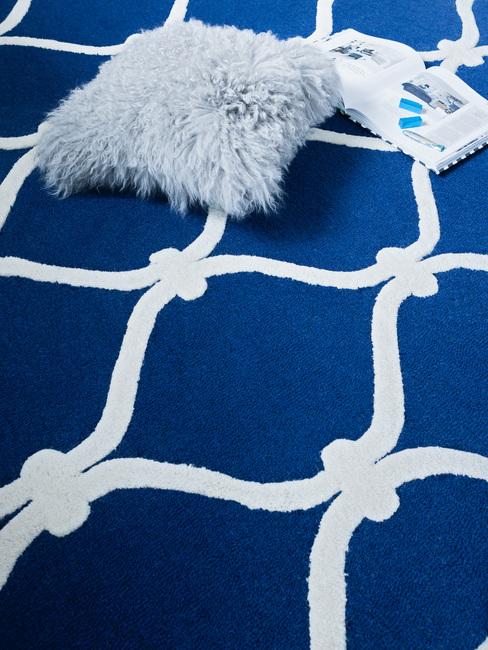 Batik vloerkleed in wit en blauw
