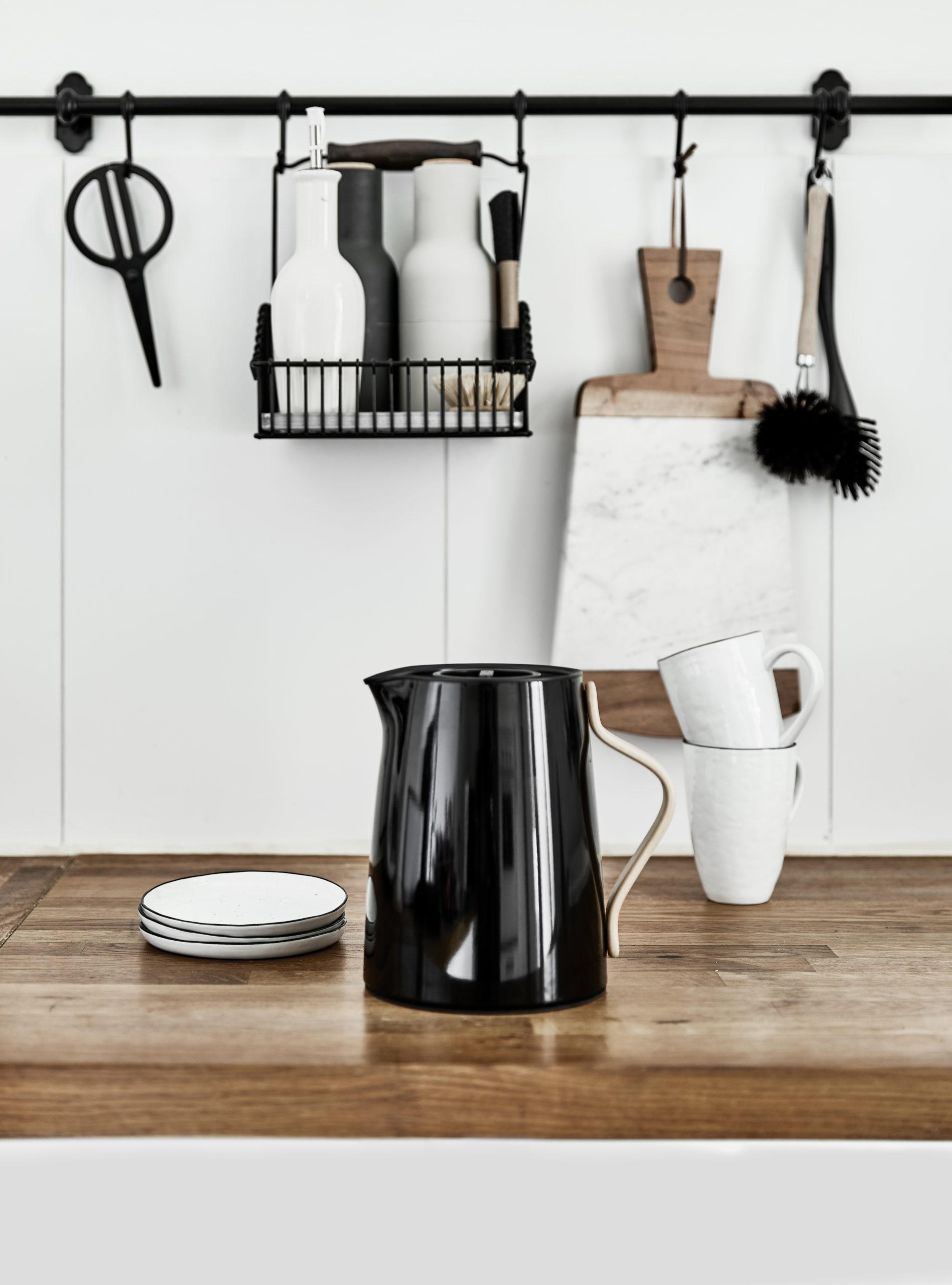 moderne keuken met accessoires