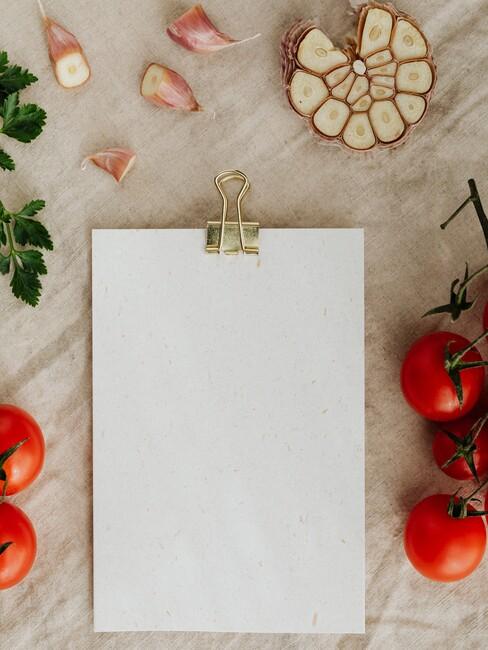 notitieblok op keukentafel