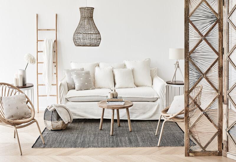 woonkamer met witte bank