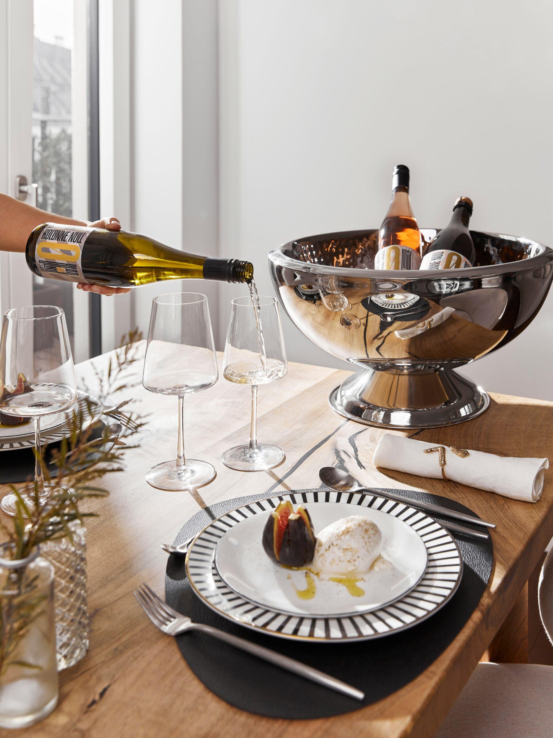 champagne koeler met wijn