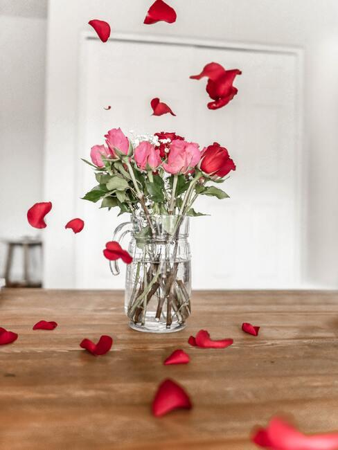 Een mooi boeket bloemen om cadeau te doen