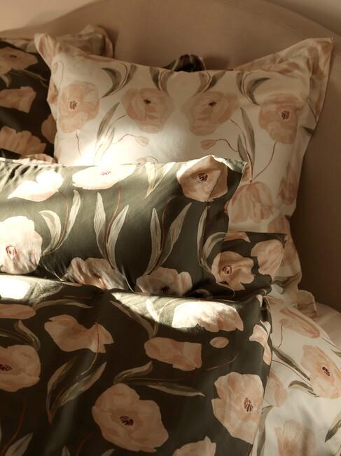 kussens van de westwing collection op bed
