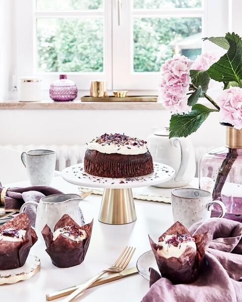 chocladetaart op plateau