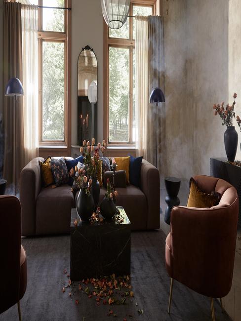 Romantische meubelstukken in woonkamer