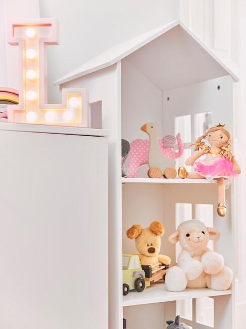 poppenhuis in babykamer