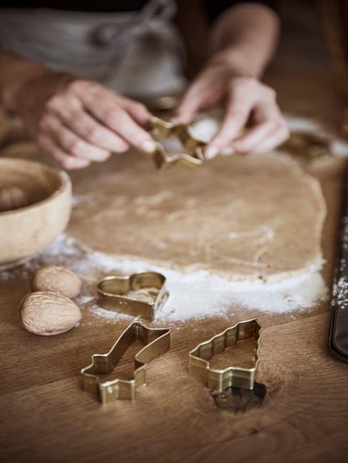 keukentips kerst: koekjes bakken met vormen
