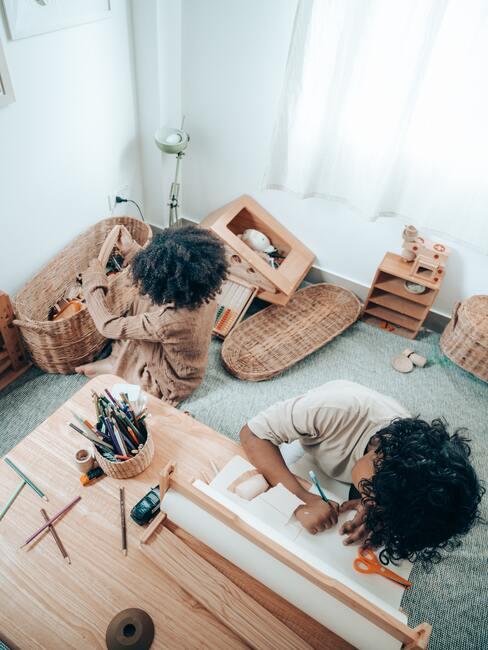 Kidsroom Kinderen spelen in de kamer