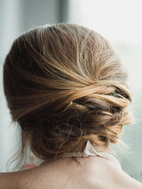 Wat te doen tegen haaruitval 1 Krullend blond haar
