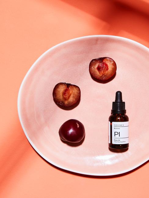 Gezichtsproduct van Voyage Organics met perzik