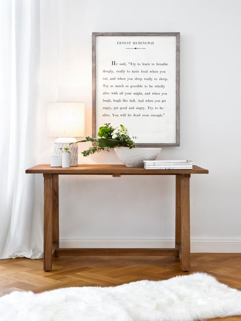 Licht houten vloer met dressoir
