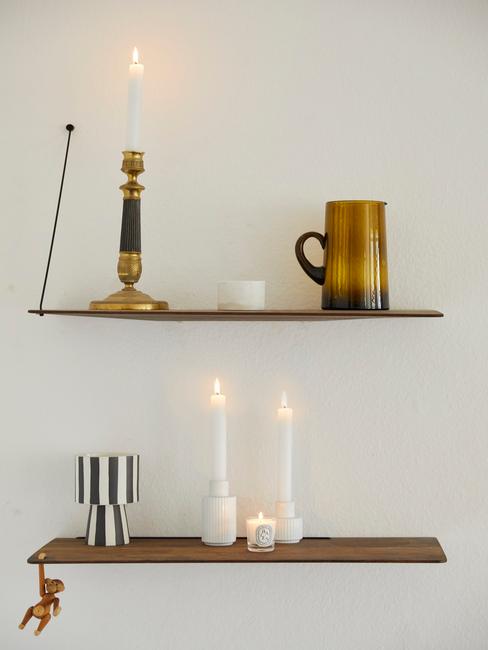 houten planken met asseccoires