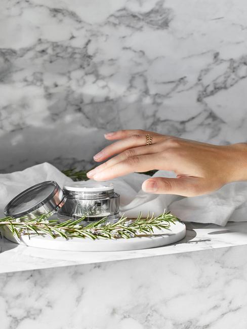 marmere tegels met luxe product