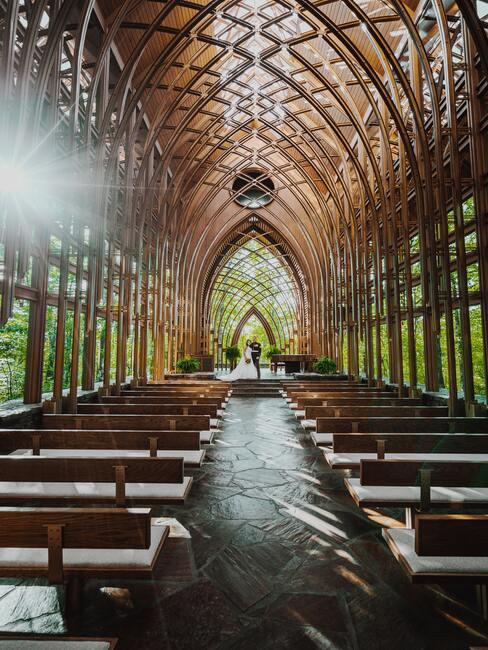 kerk met houten details