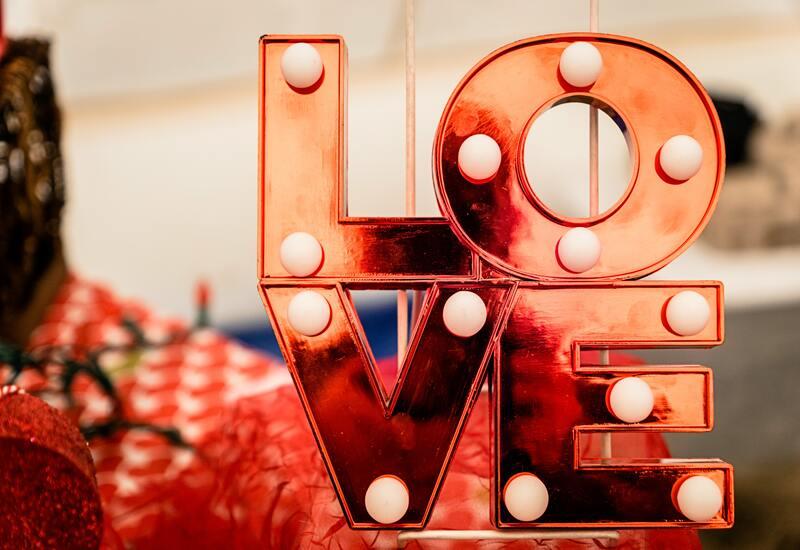 rood love logo