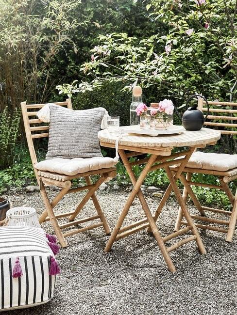 tuinset met tafel en twee stoelen